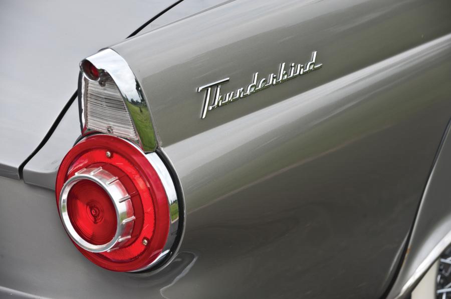  Ford Thunderbird Convertible 1956 года  (фото 20 из 34)
